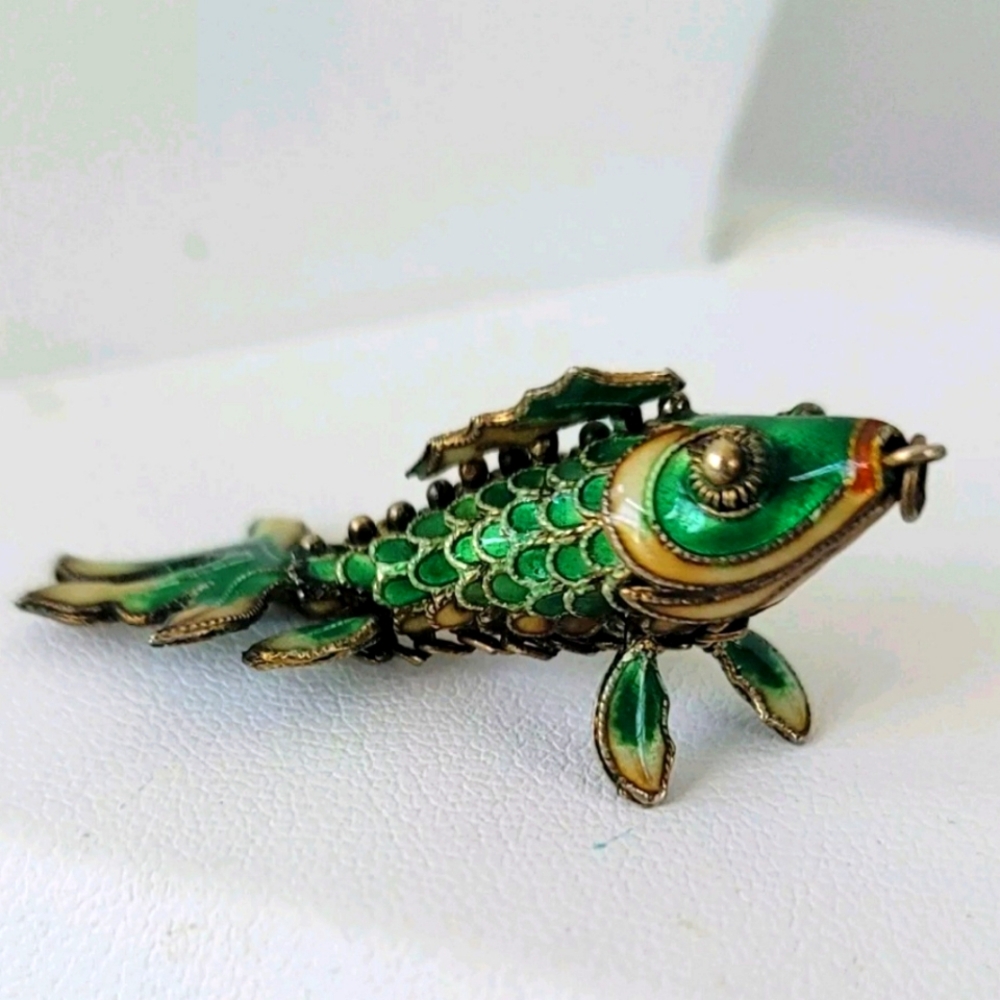 Antique/Vintage sterling Chinese Articulated green enamel fish pendant